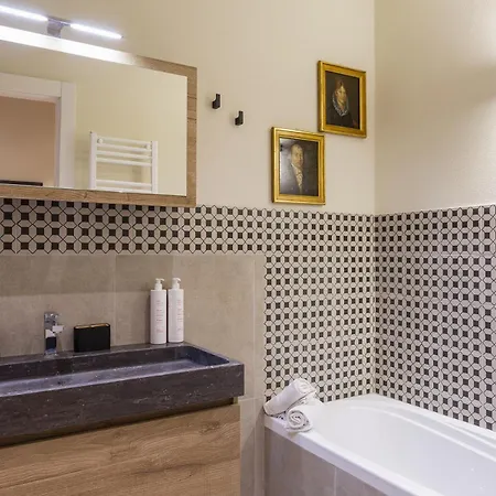 Stylish And Colorful By Wonderful Italy Apartman